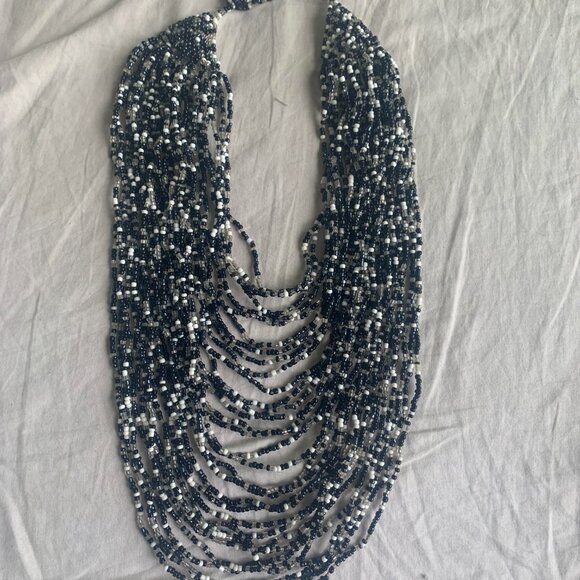 Heavily beaded necklace from Thailand - Picture 4 of 4